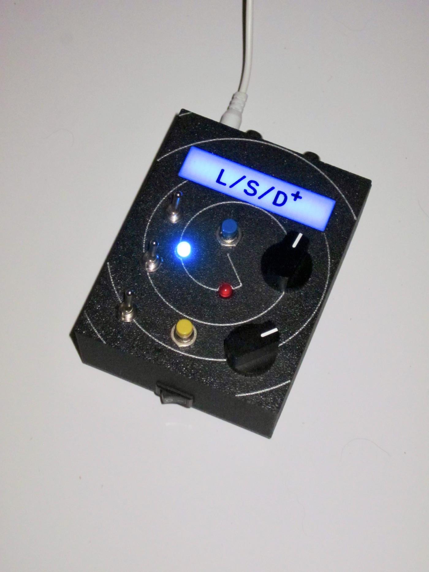 LSD+ S1·04 — Thin orbit rings, blue backlight